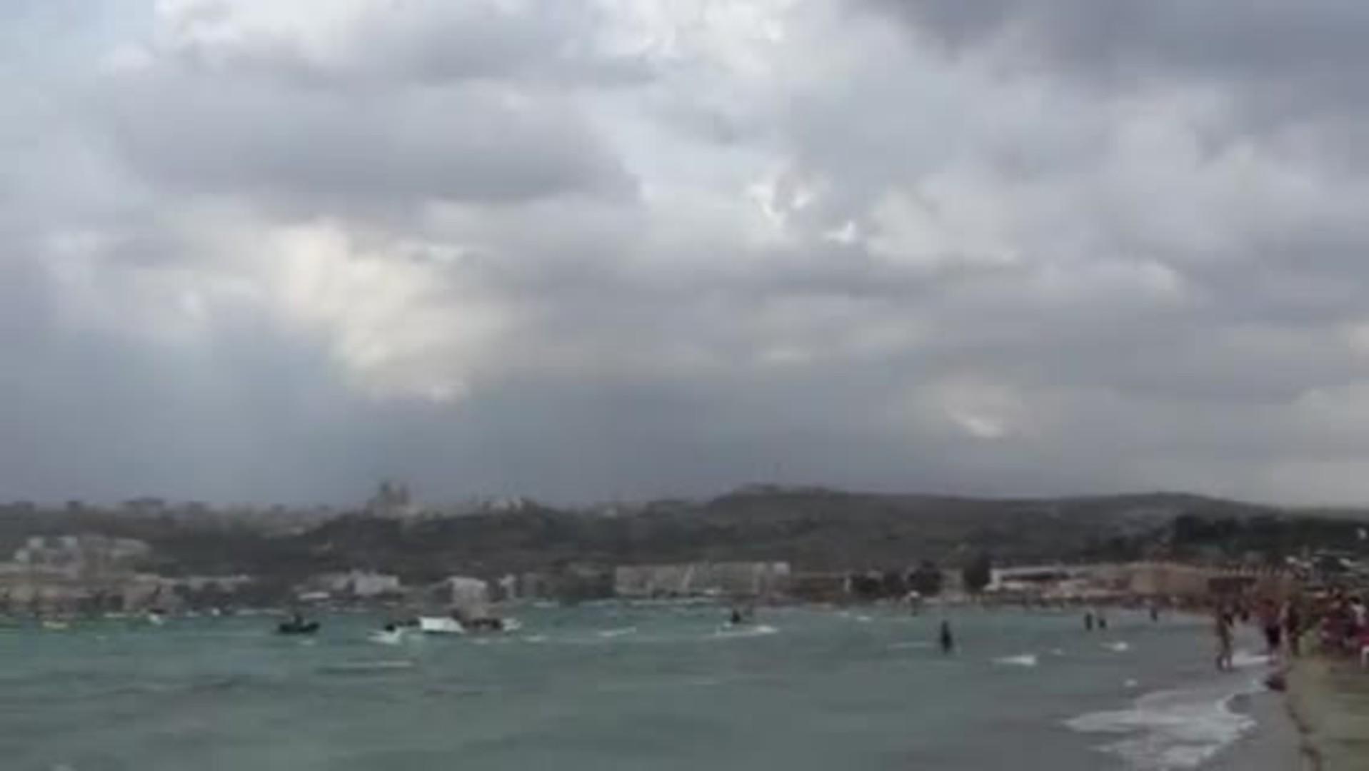 Parasail Rope Snaps during Windy Storm Jukin Licensing