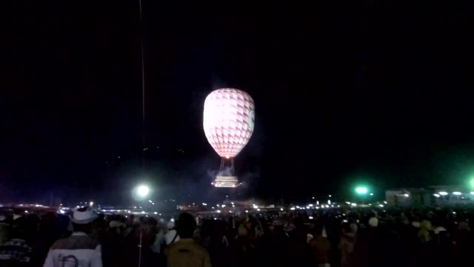 Balloons Explode at Wedding Jukin Media Inc