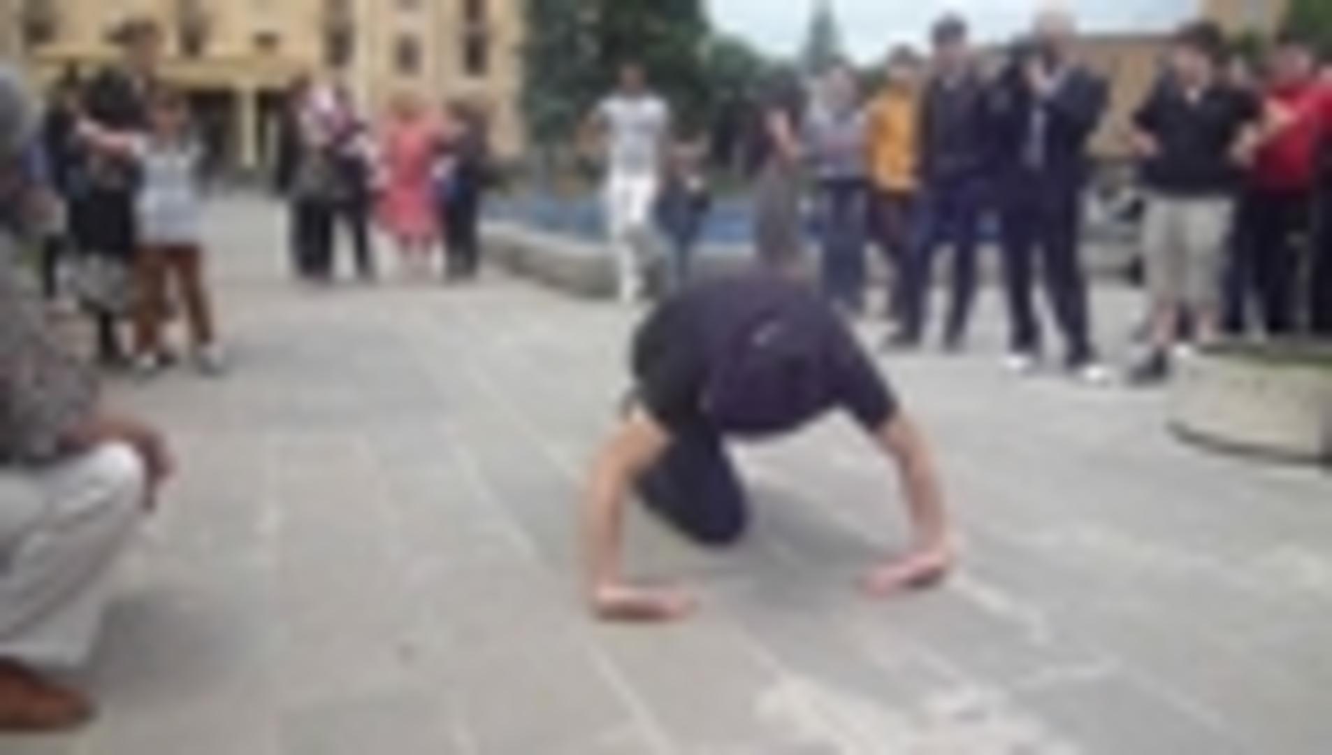 World Record for Clap PushUps on Back of Hands Jukin Licensing