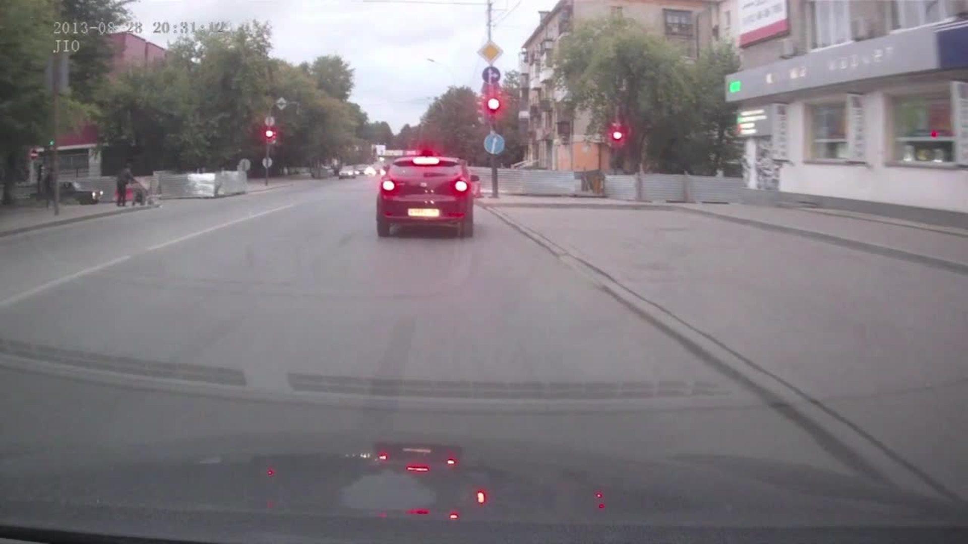 Car Runs Red Light and Hits SUV Jukin Media Inc