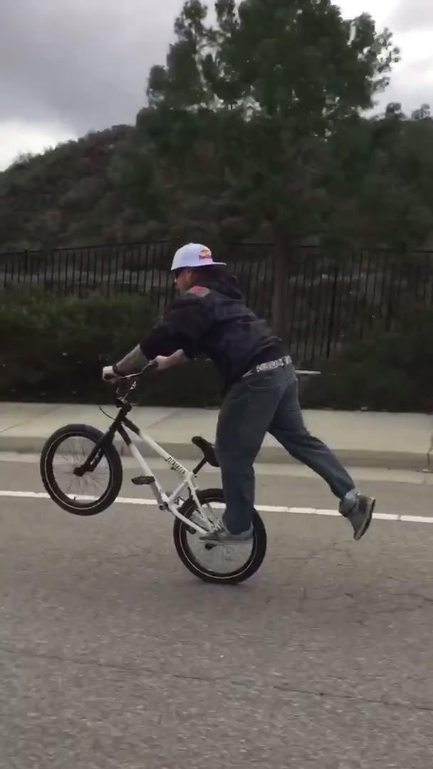 Guy Does Wheelie Tricks Jukin Media Inc