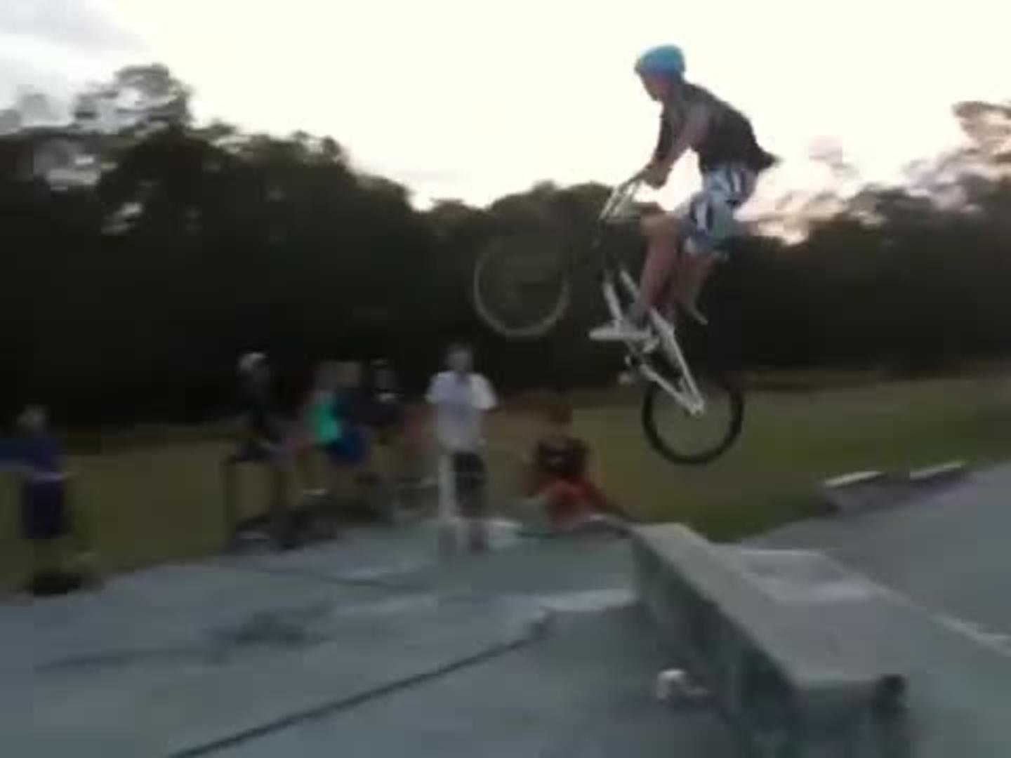 BMX Bike Falls Apart after Jump Jukin Media Inc