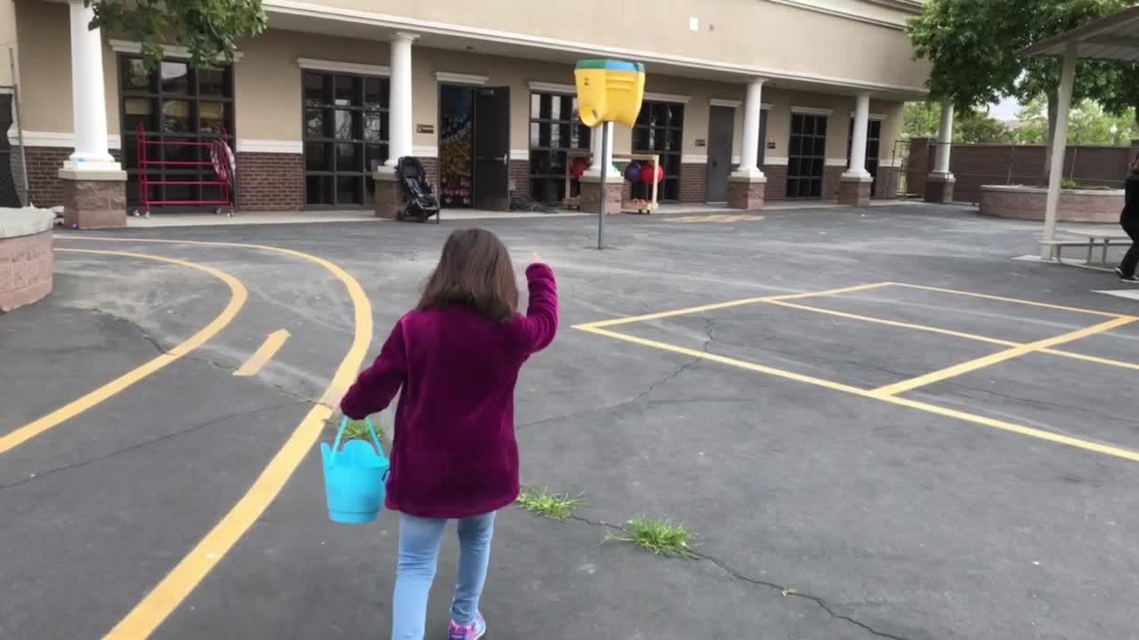 girl-gets-tongue-stuck-on-pole-jukin-media-inc