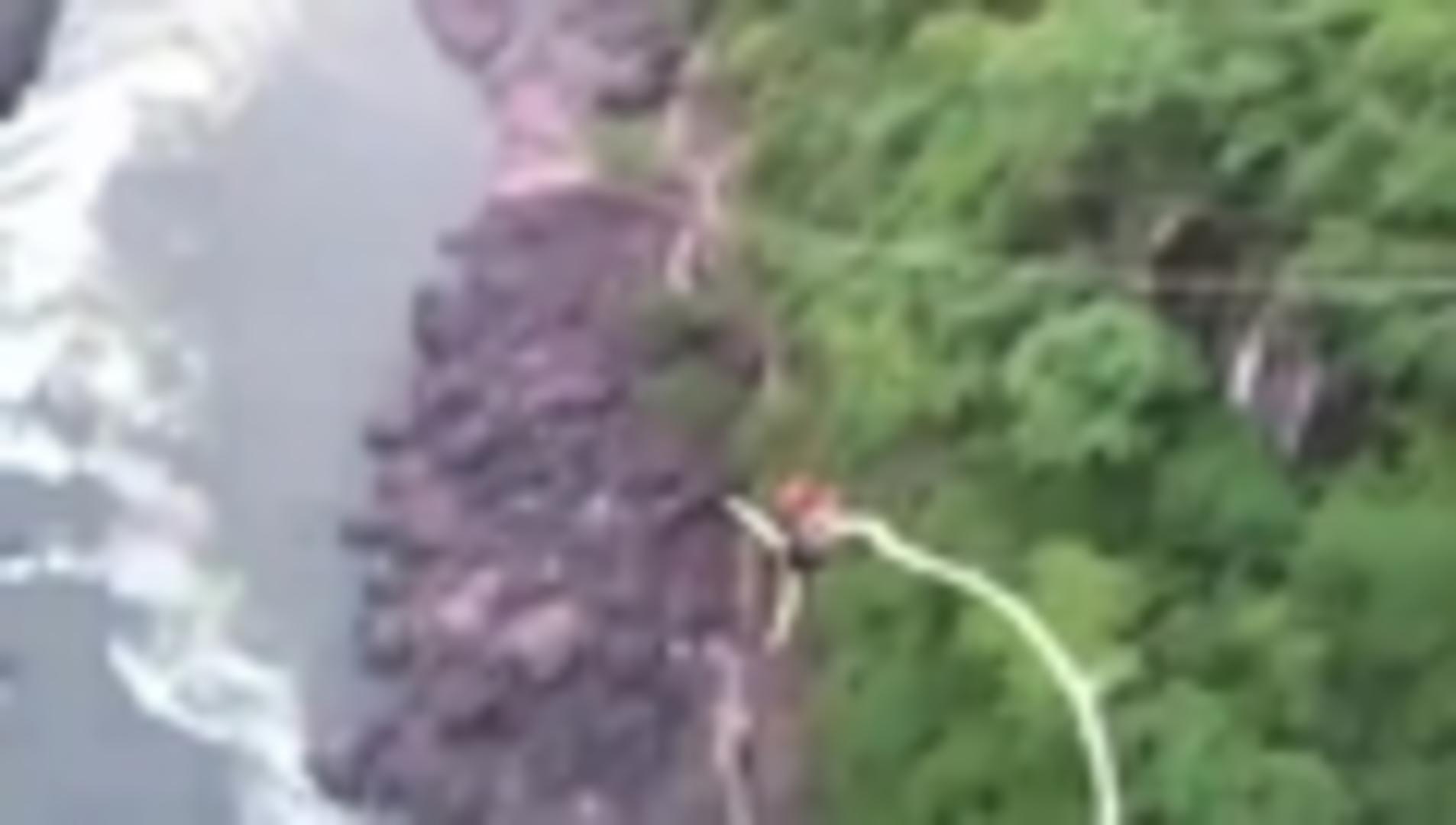 Cord Snaps During Bungee Jump Jukin Media Inc