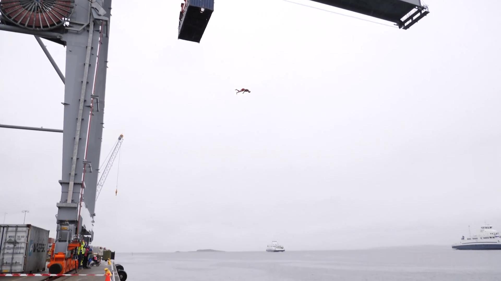 Guy Tries to Attempt Death Dive From Crane At Great Height But Ends Up