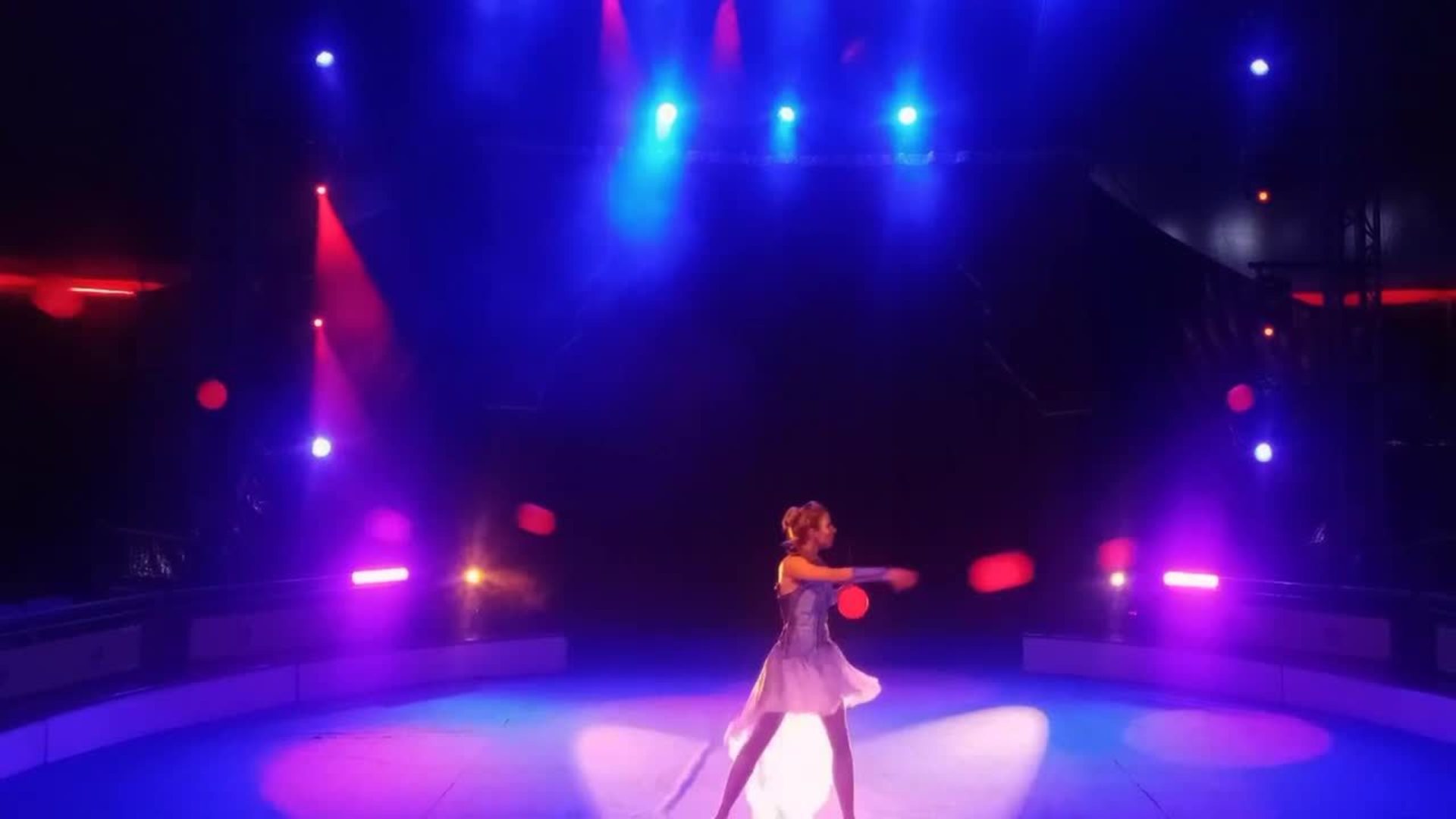 Female Circus Artist Shows Incredible Contact Juggling Skills With Nine Balls Jukin Licensing