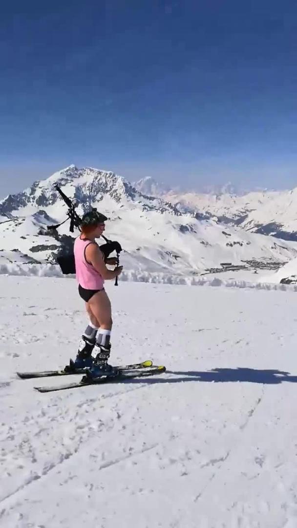 Guy Plays Bagpipes While Skiing Downhill in Underwear Jukin Licensing