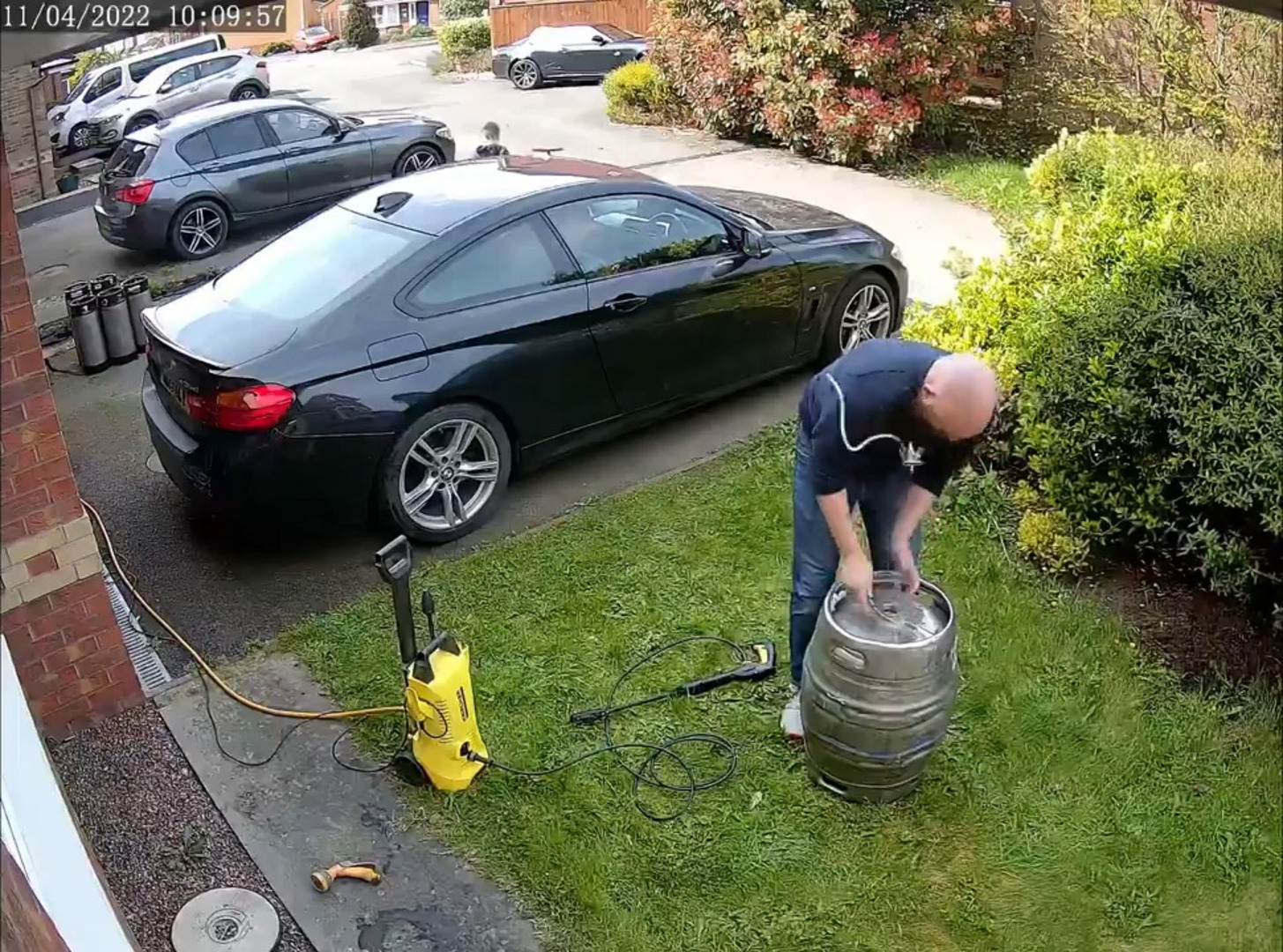 Keg Lid Hits Man's Face When He Opens It Jukin Licensing