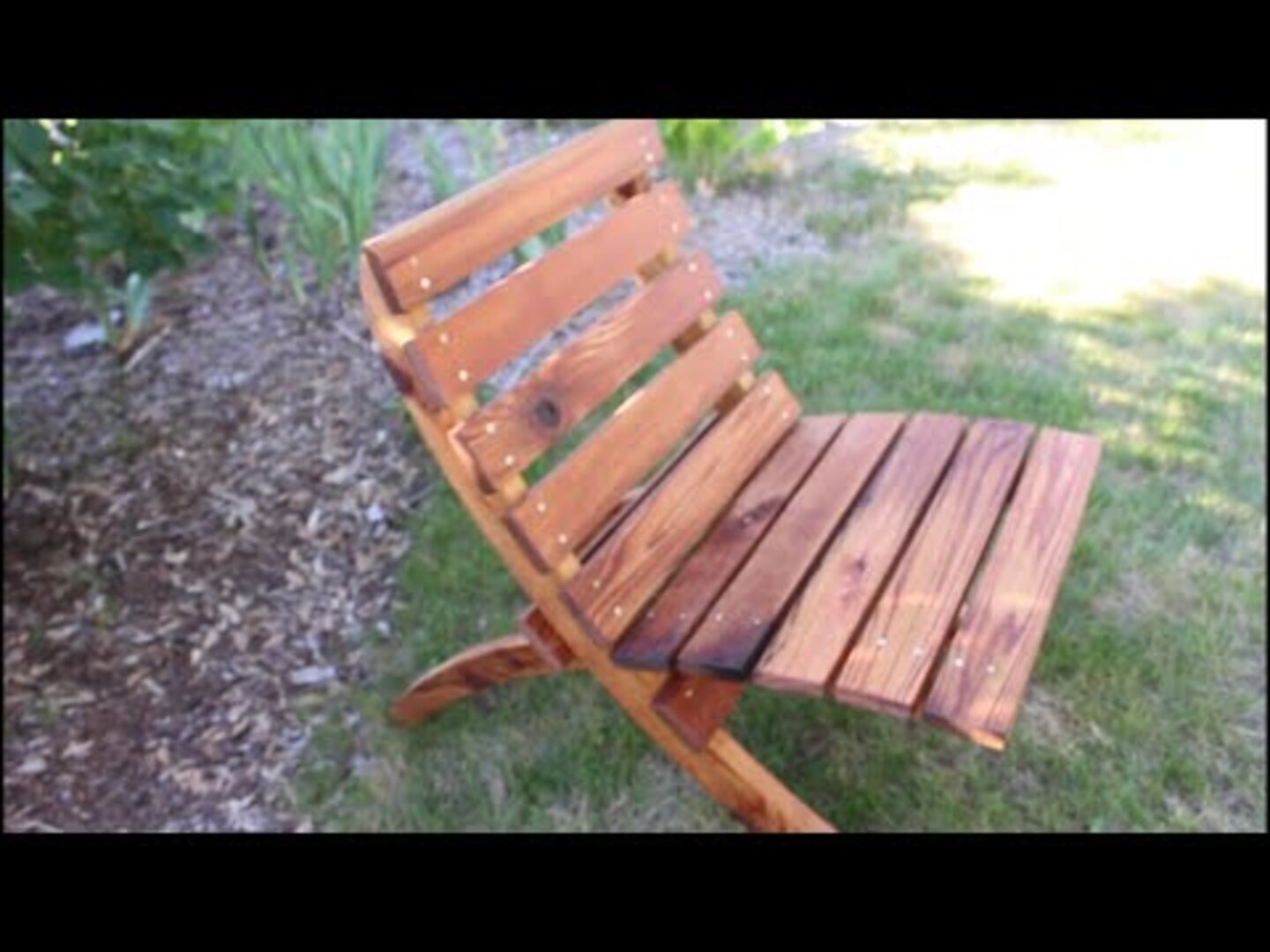 Man Shows How To Make Easy and Portable Camp Chairs Out of Wood Jukin