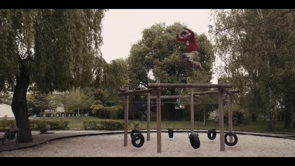 Guy Does Crazy Flips on Slackline Jukin Licensing