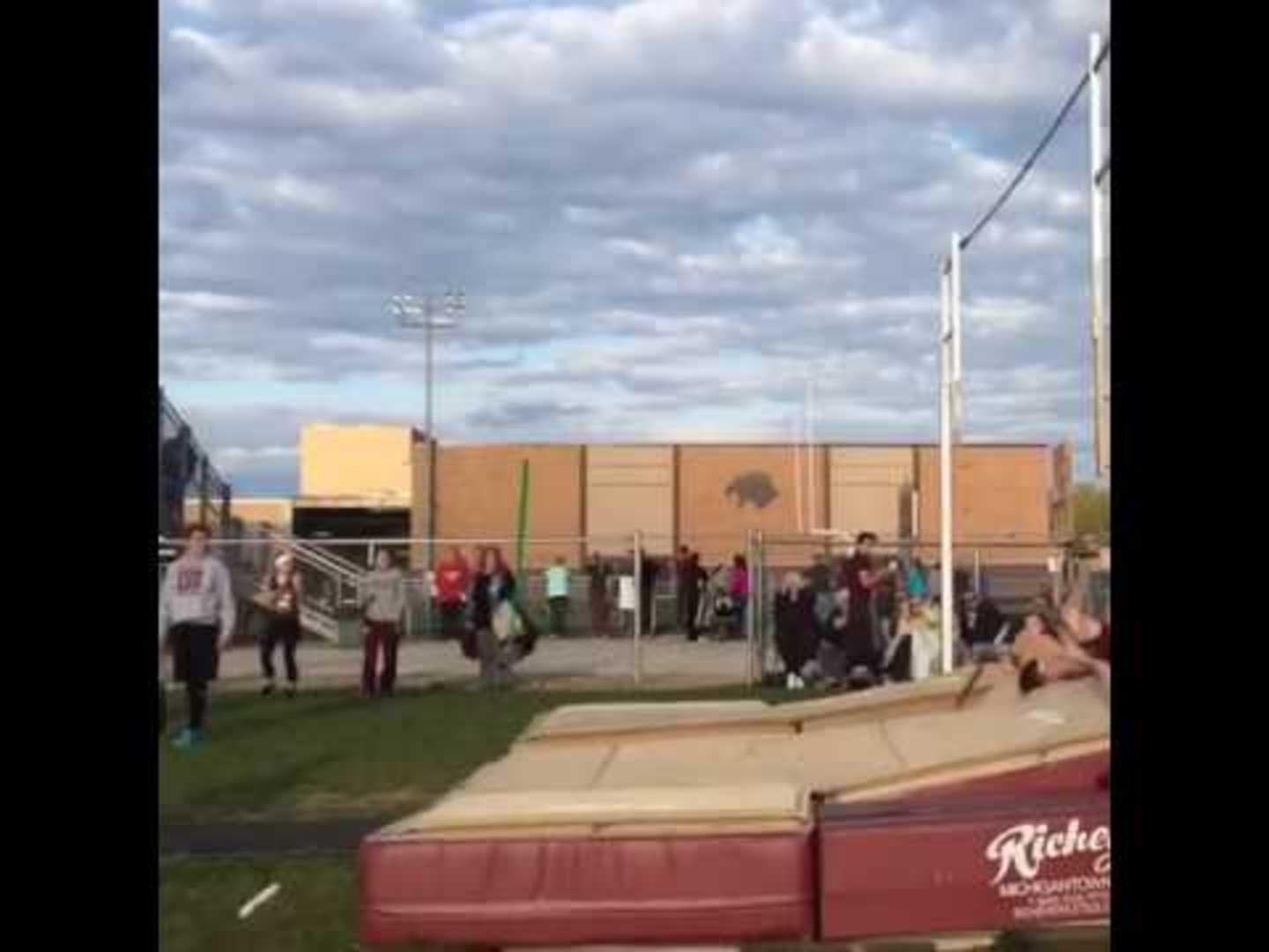 Pole Breaks MidPole Vault Jukin Licensing