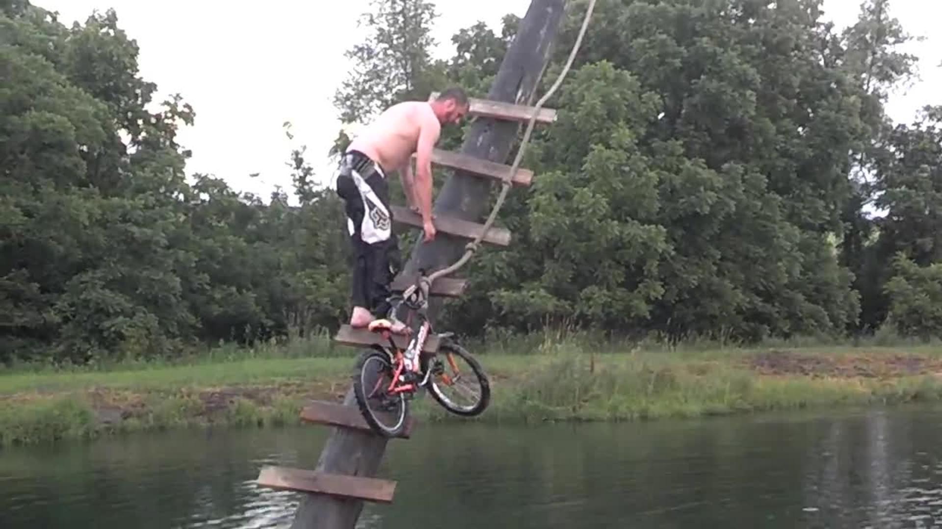 Guy Takes Bike On Rope Swing And Fails Jukin Licensing