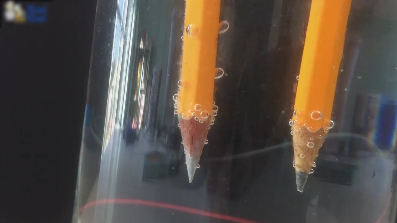 Science Teacher Shows Electrolysis Experiment With Pencils Jukin