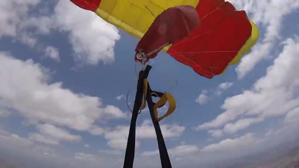 Guy's Parachutes Get Tangled Jukin Licensing