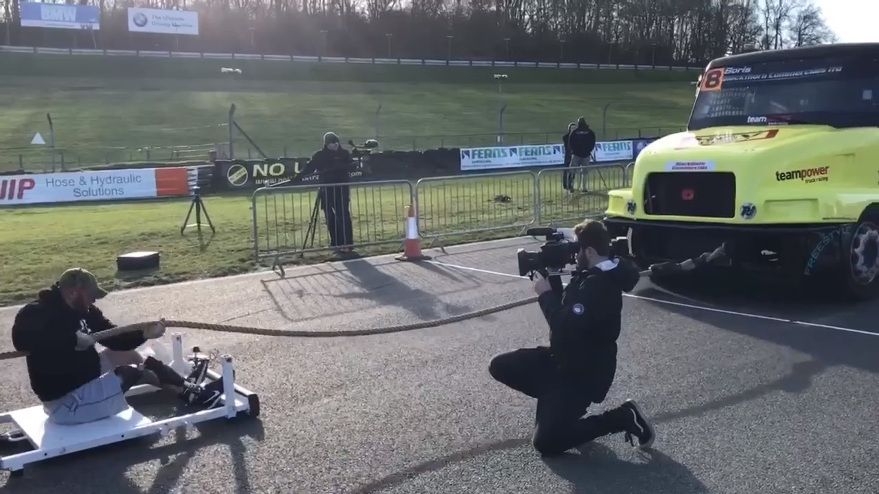 Amputee Shows Incredible Strength While Pulling Heavy Trucks With Rope ...