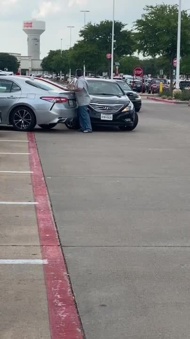 Cars Damaged in Hit and Run Parking Dispute Jukin Licensing