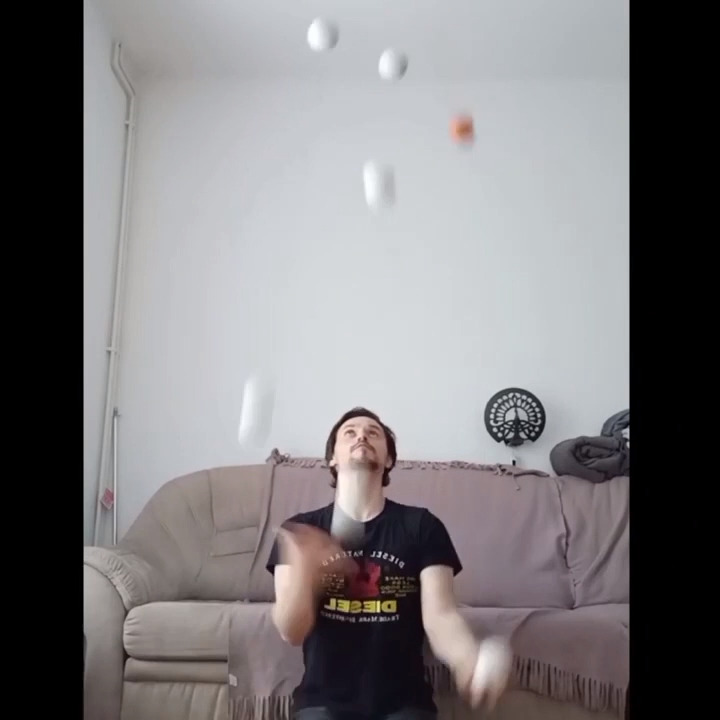 Guy shows Amazing Juggling Tricks Using Several Balls Jukin Licensing