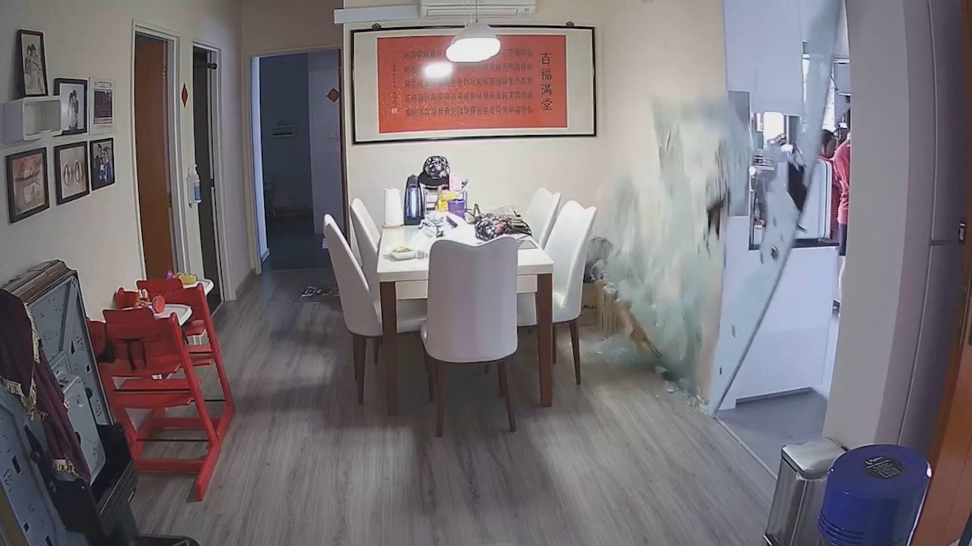 Tempered Glass Explodes On Its Own And Shocks People Jukin Licensing