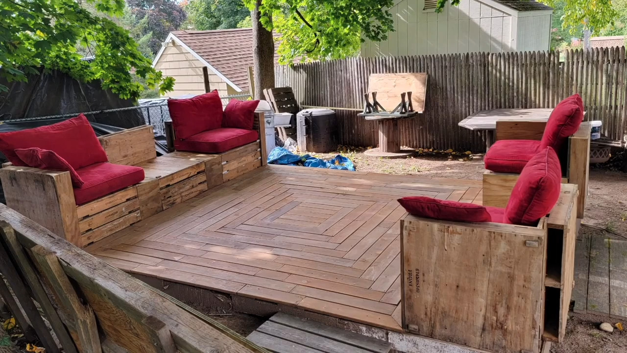 Man Builds Furniture for Backyard by Using Wooden Pallet Jukin Licensing