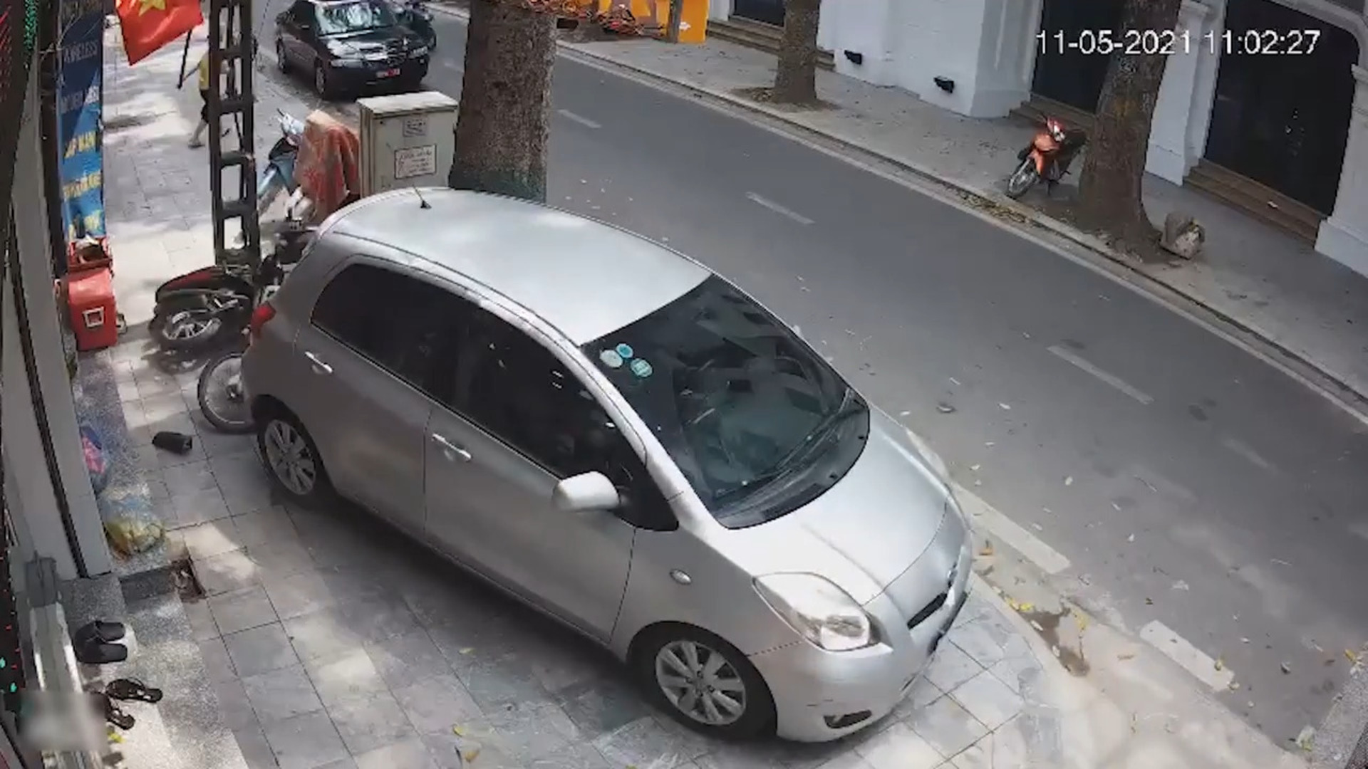 Confusion With Pedals Causes Reverse Crash Jukin Licensing