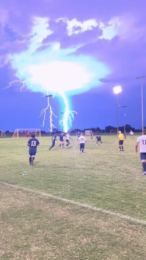 Intense Lightning and Thunderstorm Leads to Power Outage in Texas, USA