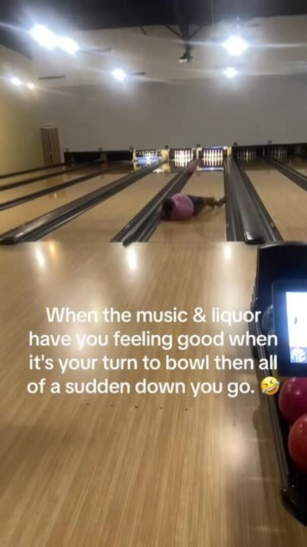 Man Falls off Chair in Office Jukin Licensing